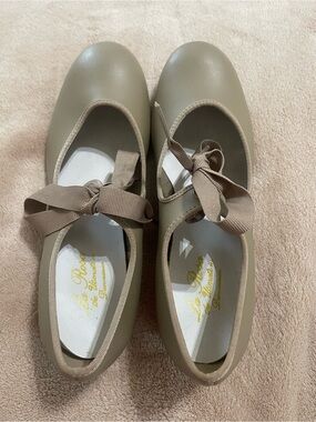 Taupe Girls Mary Jane Ballet Flats with Ribbon